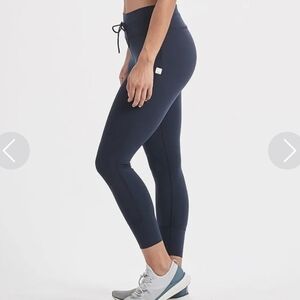 Vuori Daily Legging Navy Womens Size XL
